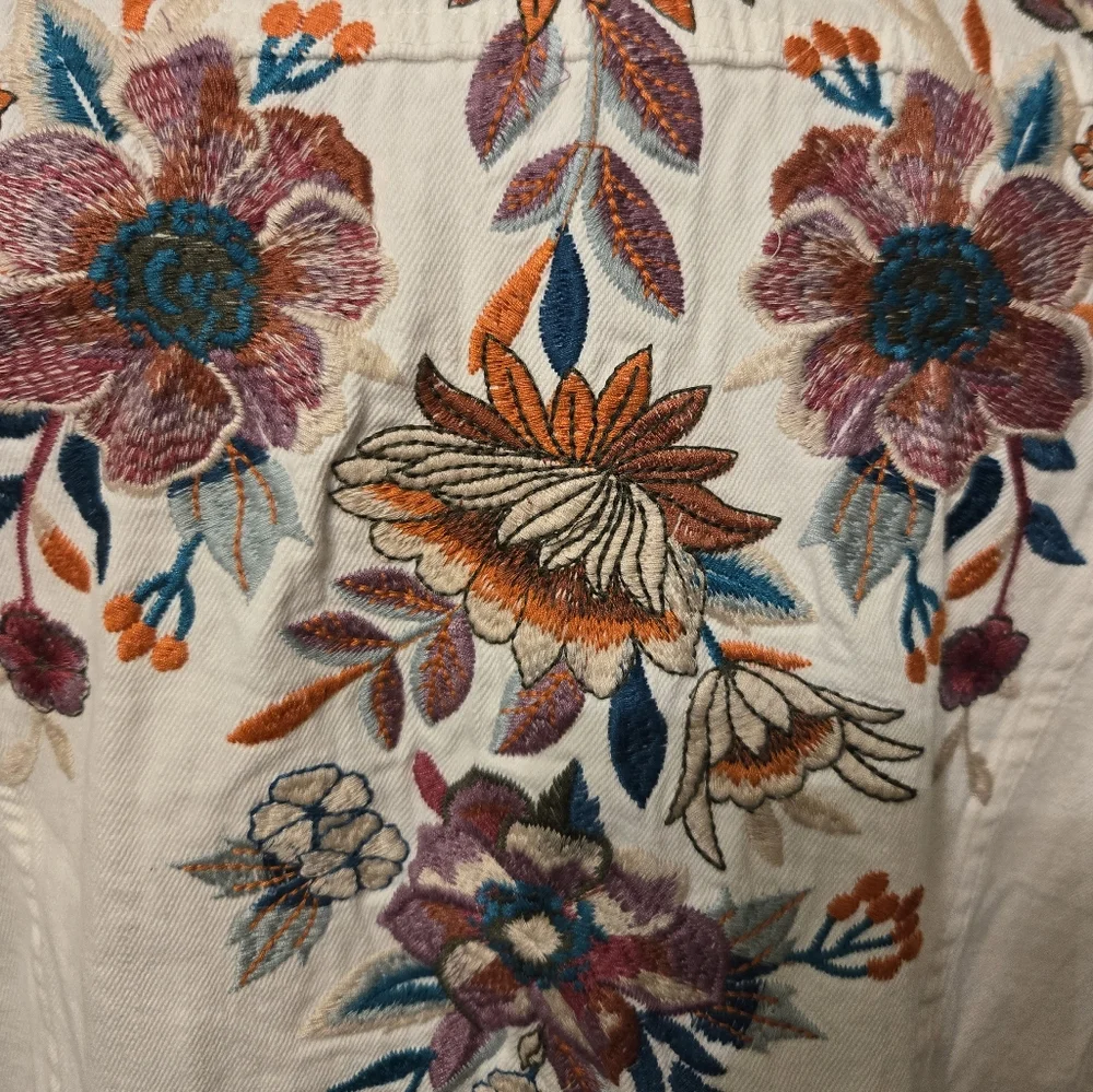 Johnny Was White Denim Jacket with Multicolor Floral Embroidery - Picture 3 of 7
